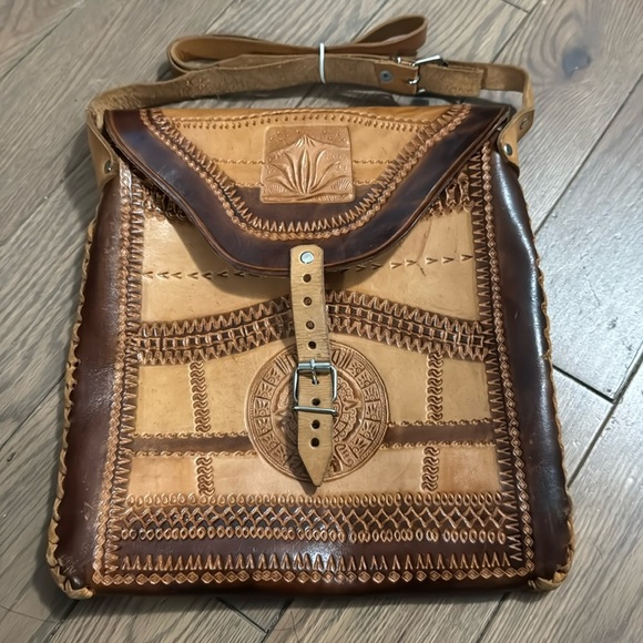 Vintage leather Mexican artisan embossed crossbody bag. Light and dark brown. - Picture 1 of 10